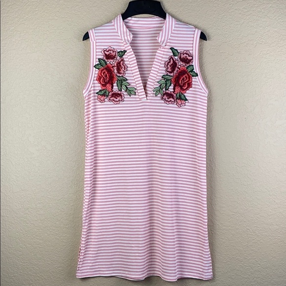 sleeveless striped dress with rose appliqué • sz S